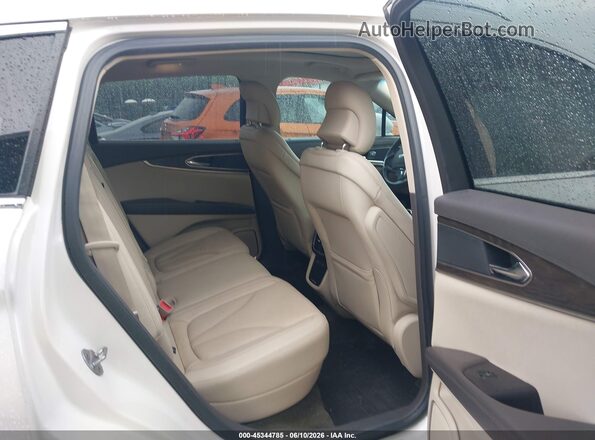 2LMPJ8LR3HBL48924 2017 LINCOLN MKX Белый 