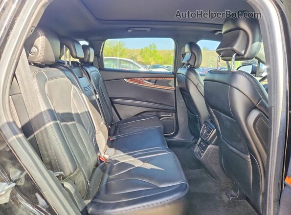 2LMPJ8LR7HBL50658 2017 LINCOLN MKX Black Rear interior view
