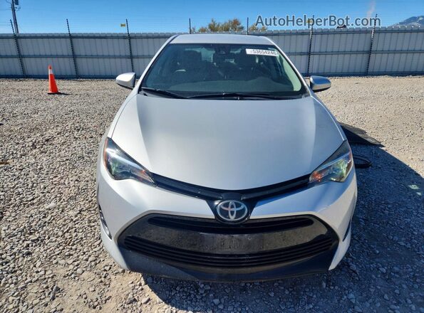 2T1BURHE0HC803894 2017 TOYOTA COROLLA Silver Widok z przodu