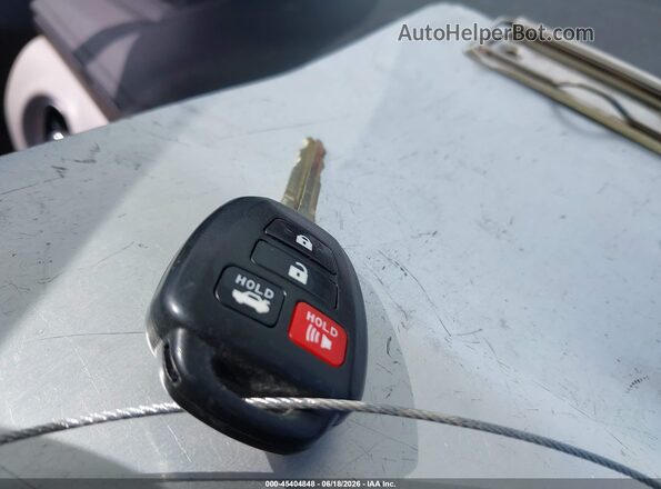 2T1BURHE0HC860452 2017 TOYOTA COROLLA Red Dashboard view