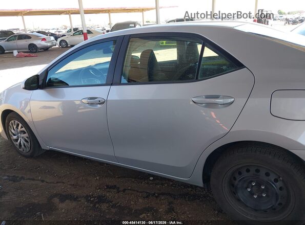 2T1BURHE0JC051006 2018 TOYOTA COROLLA Silver 