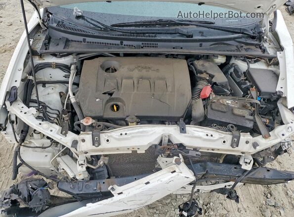 2T1BURHE0JC064984 2018 TOYOTA COROLLA Белый Вид задней части салона