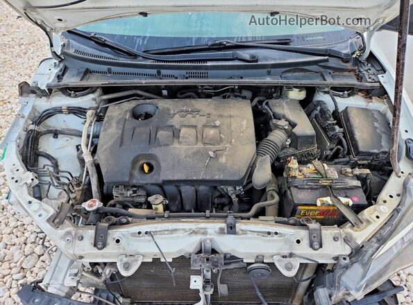 2T1BURHE1HC932596 2017 TOYOTA COROLLA White Widok wnętrza z tyłu
