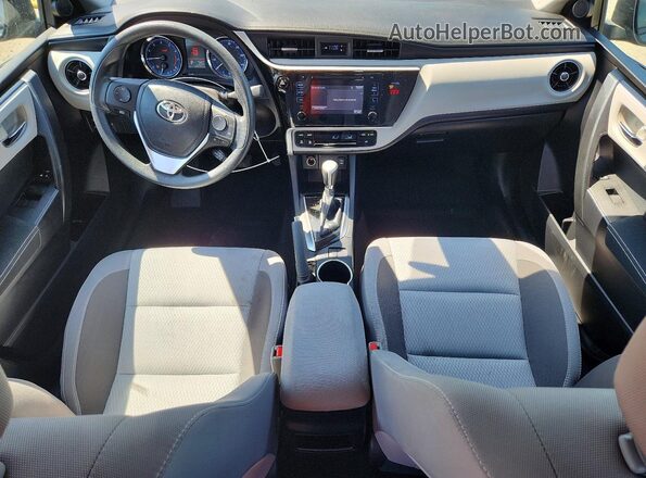 2T1BURHE1JC077646 2018 TOYOTA COROLLA Blue Dashboard view