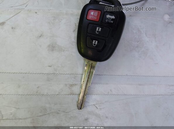 2T1BURHE1JC117868 2018 TOYOTA COROLLA Silver 