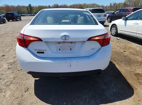2T1BURHE1JC975695 2018 TOYOTA COROLLA Белый 