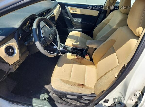 2T1BURHE1JC975695 2018 TOYOTA COROLLA Белый 