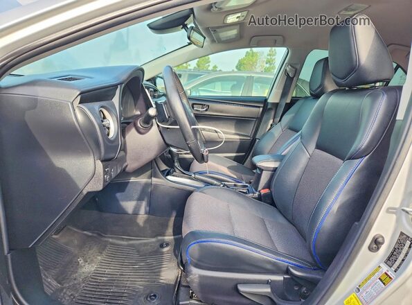 2T1BURHE1JC996790 2018 TOYOTA COROLLA Серебряный 