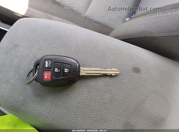 2T1BURHE2HC756254 2017 TOYOTA COROLLA Черный Вид панели приборов