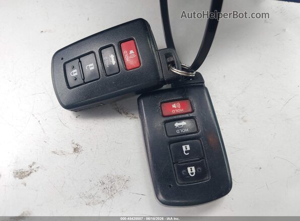 2T1BURHE2HC760143 2017 TOYOTA COROLLA Red Dashboard view