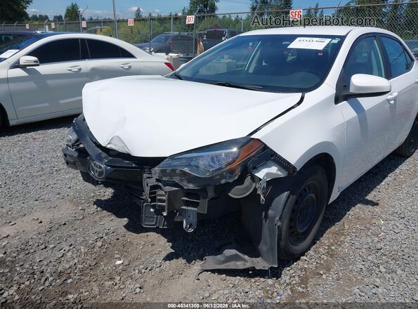 2T1BURHE2HC789612 2017 TOYOTA COROLLA White Widok z przodu