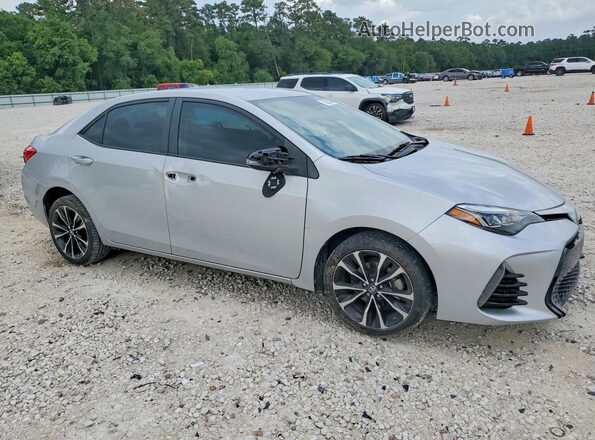2T1BURHE2JC017763 2018 TOYOTA COROLLA Silver Przód prawy