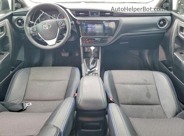 2T1BURHE2JC017763 2018 TOYOTA COROLLA Silver Widok deski rozdzielczej