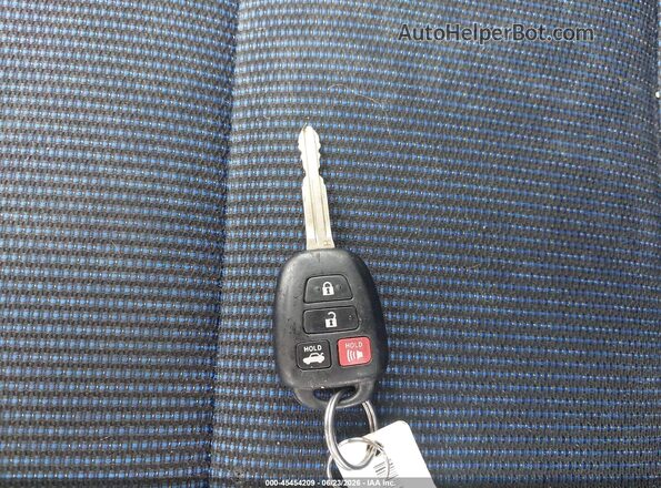 2T1BURHE2JC039259 2018 TOYOTA COROLLA Blue Dashboard view