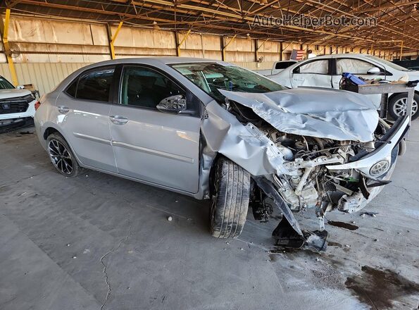 2T1BURHE2JC042159 2018 TOYOTA COROLLA Серебряный Передняя правая четверть