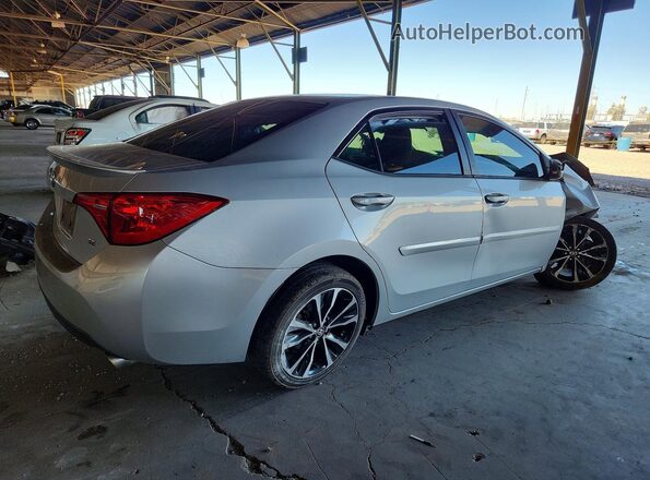 2T1BURHE2JC042159 2018 TOYOTA COROLLA Серебряный Задняя правая четверть