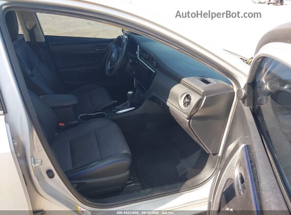 2T1BURHE2JC069703 2018 TOYOTA COROLLA Silver 
