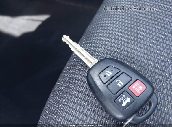 2T1BURHE2JC069703 2018 TOYOTA COROLLA Silver 