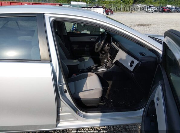 2T1BURHE2JC964897 2018 TOYOTA COROLLA Silver Front interior view