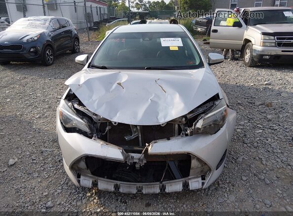 2T1BURHE2JC964897 2018 TOYOTA COROLLA Silver Rear interior view
