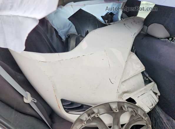 2T1BURHE2KC129366 2019 TOYOTA COROLLA White Rear seats view