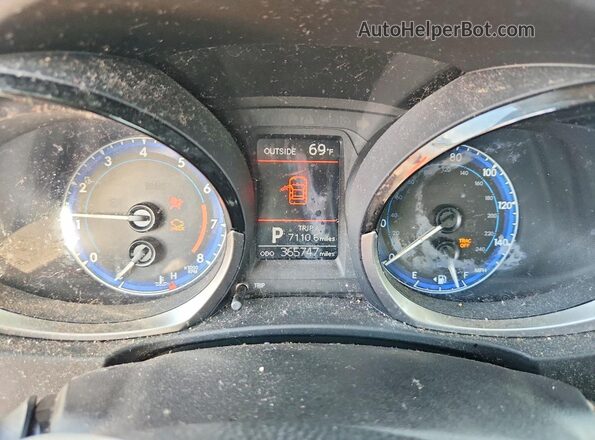 2T1BURHE3GC494761 2016 TOYOTA COROLLA Silver Instrument cluster view