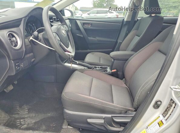 2T1BURHE3HC769966 2017 TOYOTA COROLLA Silver Вид салону спереду