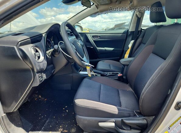 2T1BURHE3JC041814 2018 TOYOTA COROLLA Silver წინა სალონის ხედი