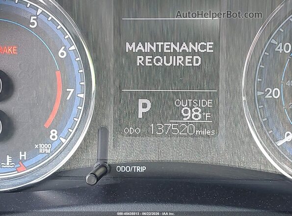 2T1BURHE3JC047922 2018 TOYOTA COROLLA Silver 