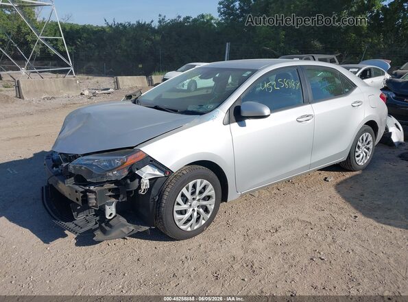 2T1BURHE3JC092956 2018 TOYOTA COROLLA Silver Przód lewy