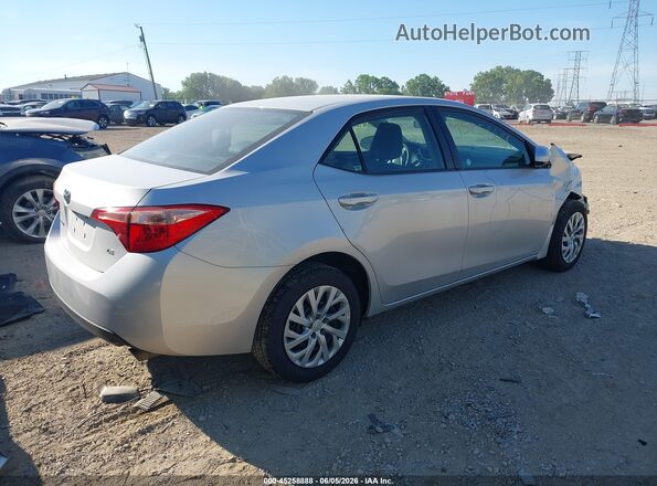 2T1BURHE3JC092956 2018 TOYOTA COROLLA Silver Tył prawy