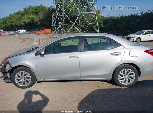 2T1BURHE3JC092956 2018 TOYOTA COROLLA Silver 