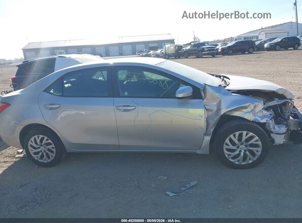2T1BURHE3JC092956 2018 TOYOTA COROLLA Silver Widok wnętrza 360 stopni