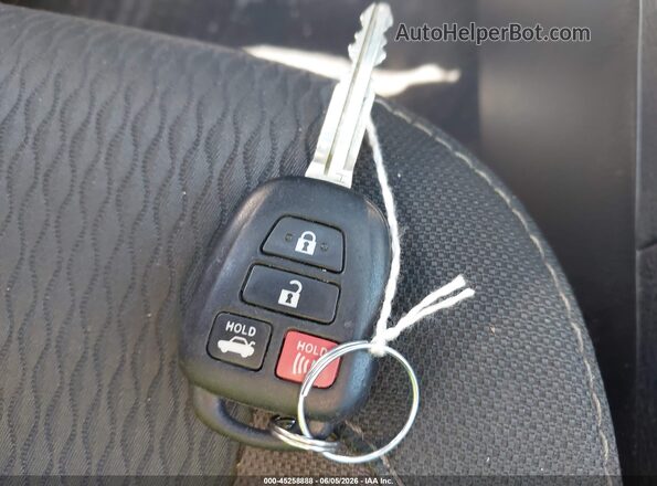 2T1BURHE3JC092956 2018 TOYOTA COROLLA Silver Widok deski rozdzielczej