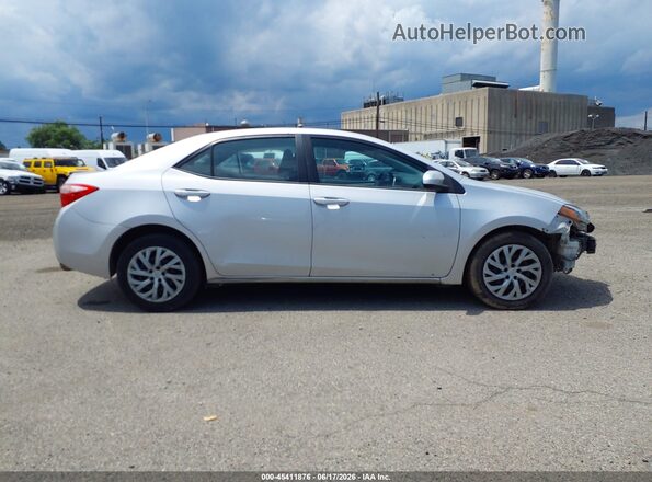 2T1BURHE3JC979392 2018 TOYOTA COROLLA Silver 