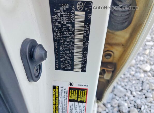 2T1BURHE3JC983376 2018 TOYOTA COROLLA White Widok naklejki z numerem VIN