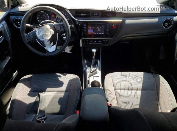 2T1BURHE3KC235504 2019 TOYOTA COROLLA Red Widok deski rozdzielczej