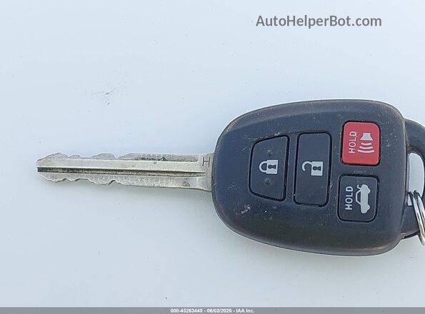 2T1BURHE4GC486135 2016 TOYOTA COROLLA Красный 