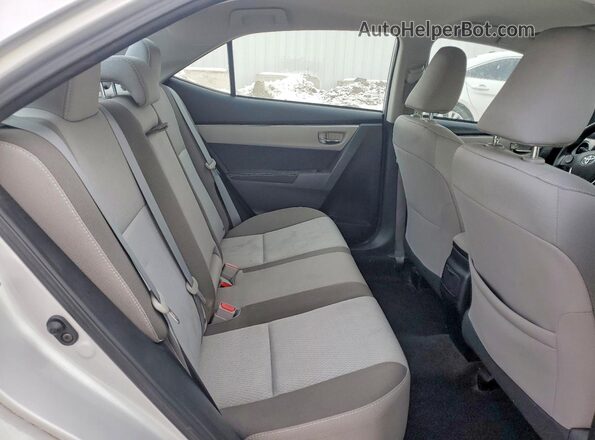 2T1BURHE4HC842469 2017 TOYOTA COROLLA Silver Вид задніх сидінь