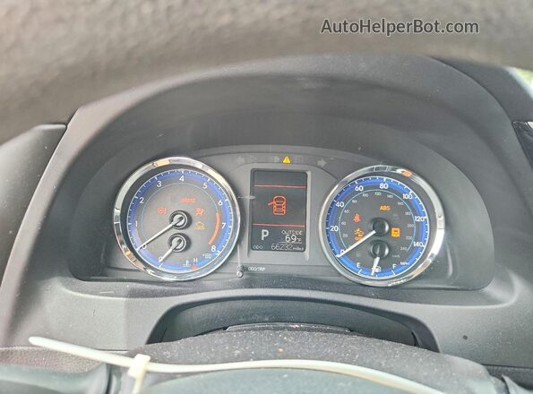 2T1BURHE4JC024004 2018 TOYOTA COROLLA Red 