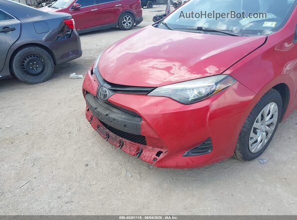 2T1BURHE4JC967395 2018 TOYOTA COROLLA Red Widok z przodu