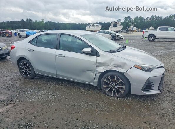 2T1BURHE4JC989056 2018 TOYOTA COROLLA Gray Przód prawy