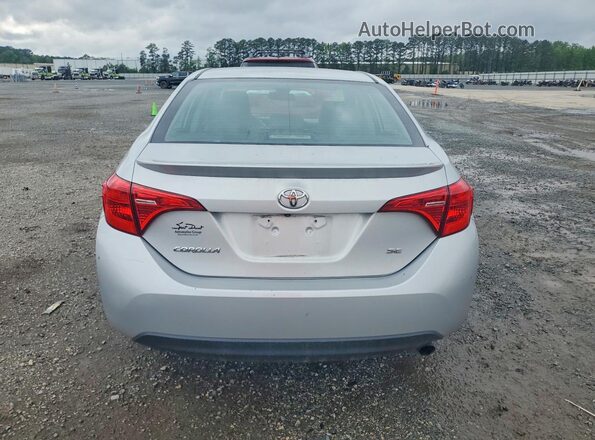 2T1BURHE4JC989056 2018 TOYOTA COROLLA Gray Widok z tyłu