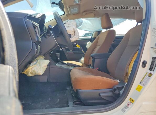 2T1BURHE5GC547525 2016 TOYOTA COROLLA Белый Вид салона спереди