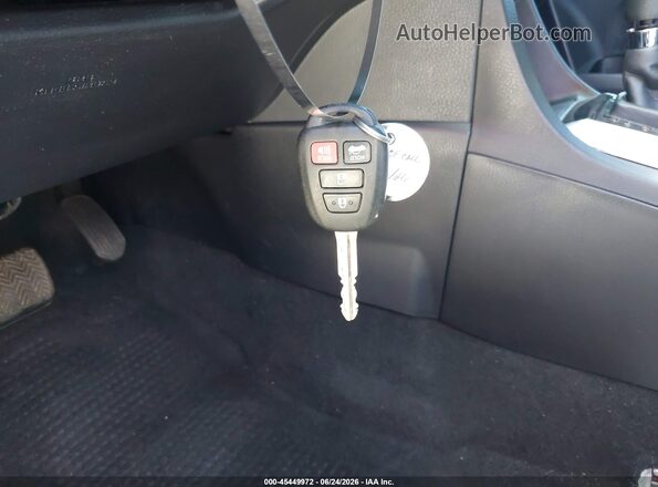 2T1BURHE5HC842285 2017 TOYOTA COROLLA White Вид панелі приладів