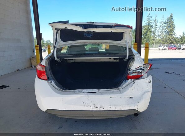 2T1BURHE5HC853108 2017 TOYOTA COROLLA White 