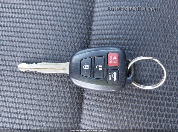 2T1BURHE5HC914098 2017 TOYOTA COROLLA Синий Вид панели приборов