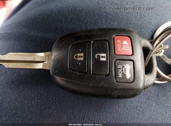2T1BURHE6HC821641 2017 TOYOTA COROLLA Red წინა პანელის ხედი