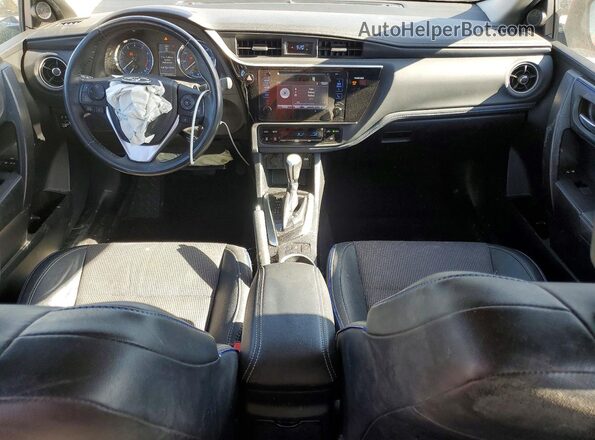 2T1BURHE6HC874811 2017 TOYOTA COROLLA Red Вид панелі приладів