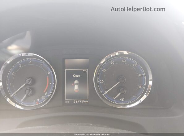 2T1BURHE6JC019046 2018 TOYOTA COROLLA Белый Вид задних сидений